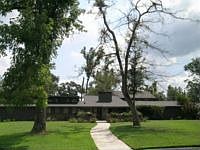 1st image of 821 Bayou Oak Ln