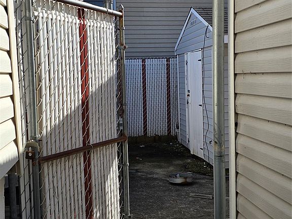 4th image of 9960 164th Road