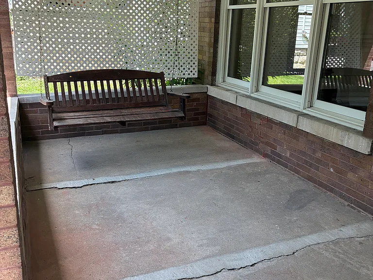 54 Morris Ave — Photo 4