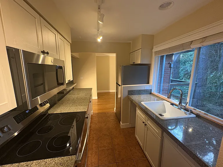 242 Ridgeway Rd #242 — Photo 7