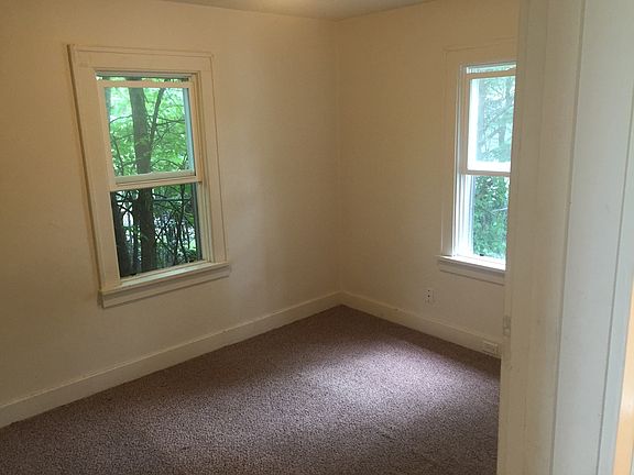 4th image of 2311 Kilburn Ave