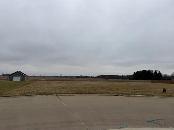 2215 Deer Run Ct, Decatur, IL 62521