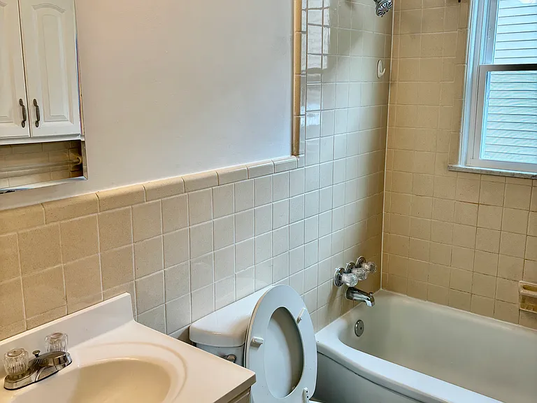 1410 E Madge Ave — Photo 9