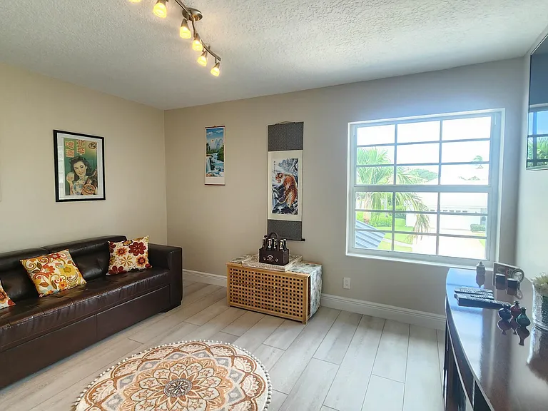 1851 Corsica Dr — Photo 56