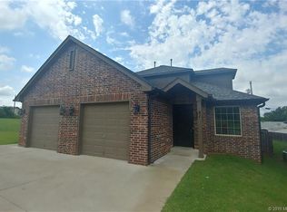 21 W 32nd Ct, Sand Springs, OK 74063