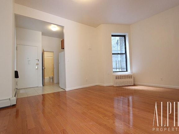 4th image of 231 Henry St APT 5