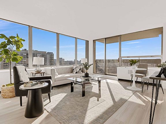5th image of 88 W Schiller St APT 609