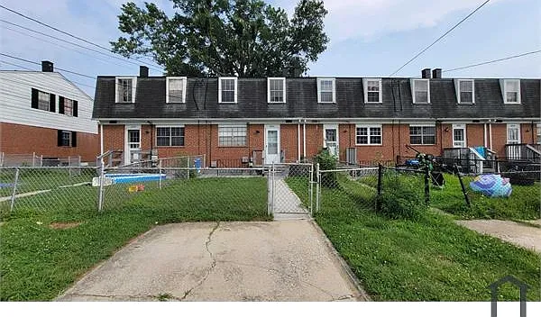 3 bed, 1600 sqft, $2,700 — Photo 3