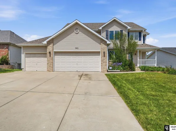 7910 Red Oak Rd, Lincoln, NE 68516