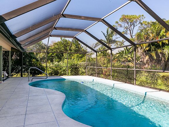 4th image of 3115 NE Loquat Ln