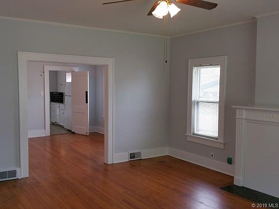 2nd image of 1518 S Yorktown Ave