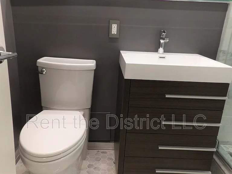 2926 Porter St NW #102 — Photo 15