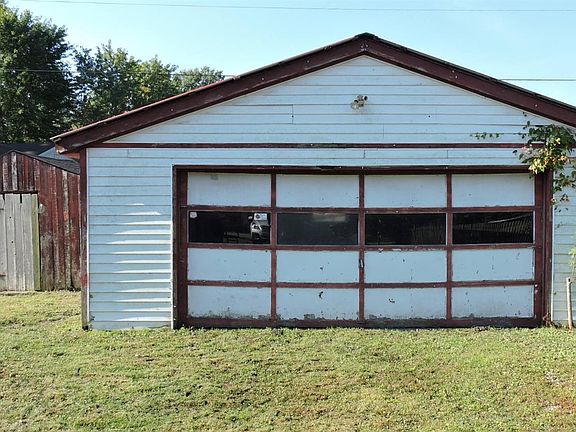 3rd image of 81 Childers Ave