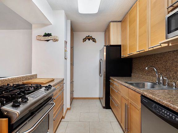 3rd image of 80 Gold St APT 2B