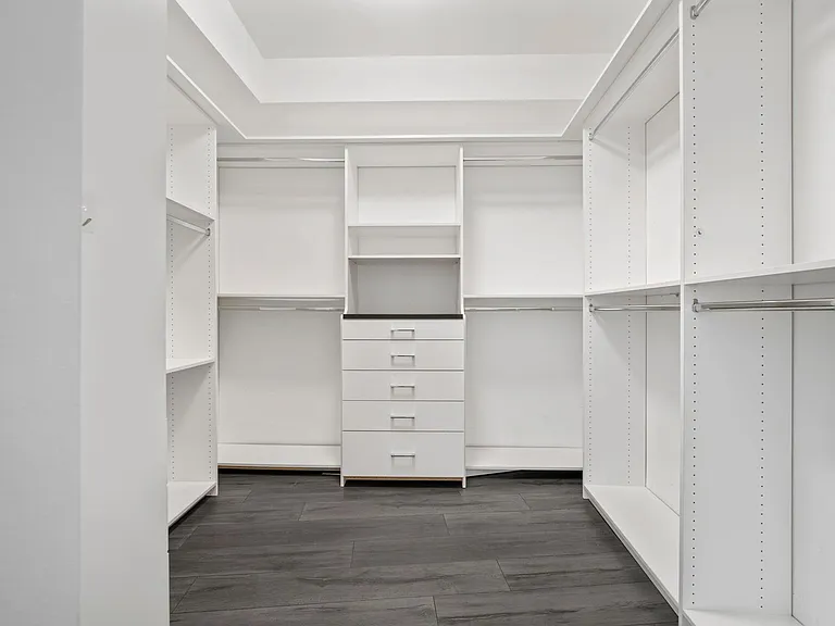7250 Franklin Ave #1204 — Photo 25