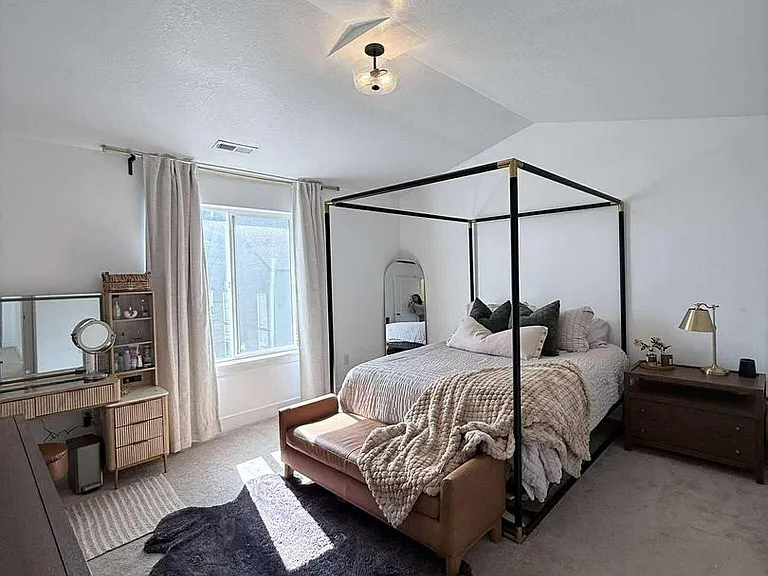 1467 W Holland Dr — Photo 5