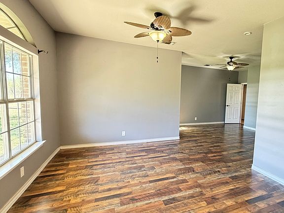 4th image of 10565 Briggs