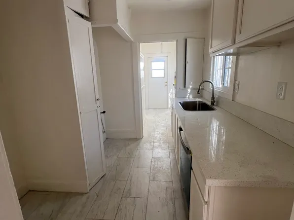 1326 N Serrano Ave #1326, Los Angeles, CA 90027