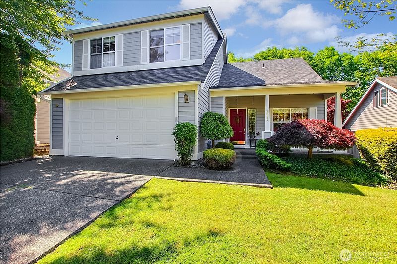 2nd image of 3202 Parkside Circle NE