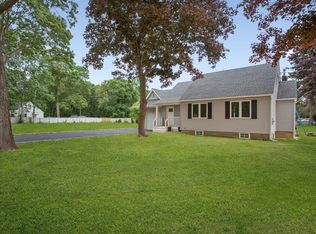 43 Merrick Rd, Shirley, NY 11967