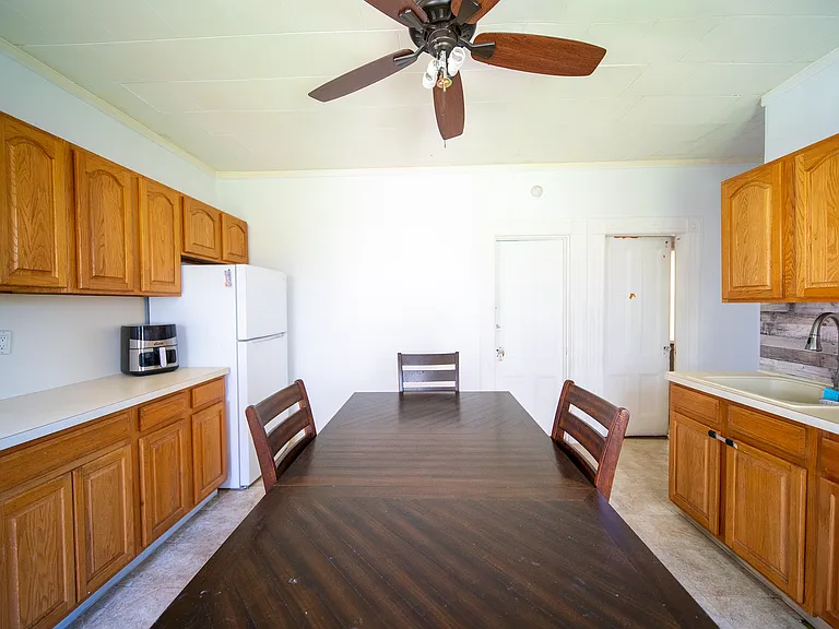 37-39 Elk St #1 — Photo 10