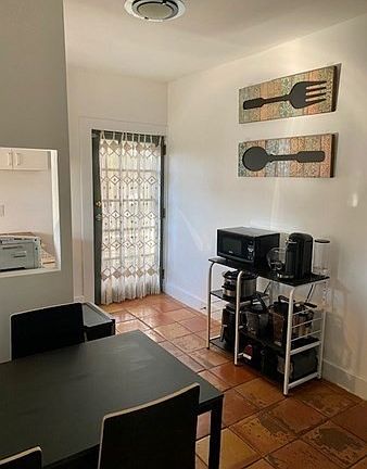 3rd image of 88 Hamden Cir #3
