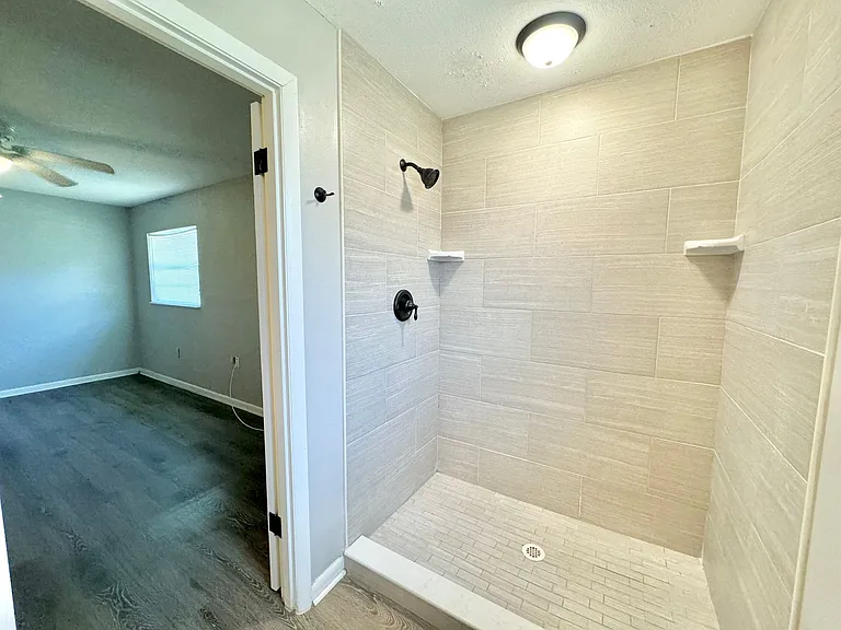 311 Avenue B SE — Photo 15