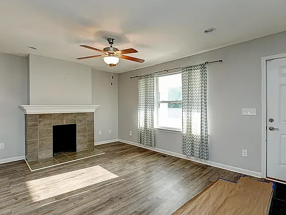 3 bed, 1.5 bath, 1186 sqft, $1,750 — Photo 3