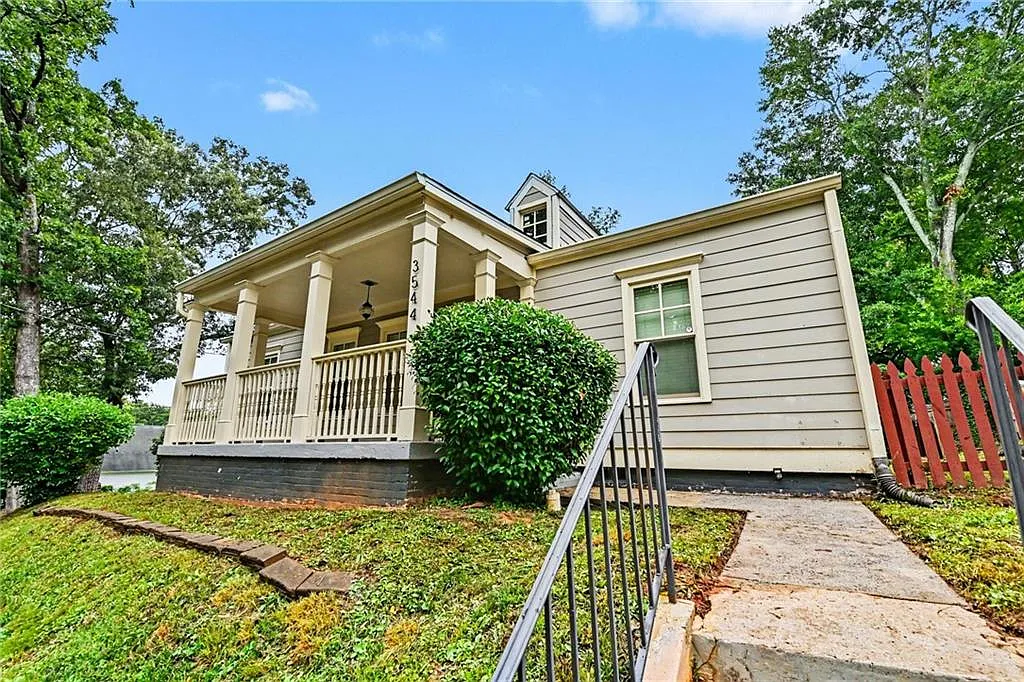 3 bed, 2.5 bath, 2000 sqft, $2,350 — Photo 2