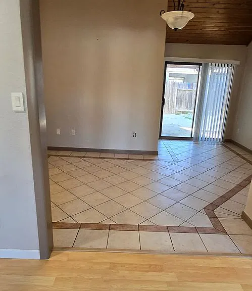 915 Moran Ct — Photo 24