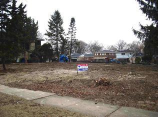 521 E Park Manor Ct, Elmhurst, IL 60126