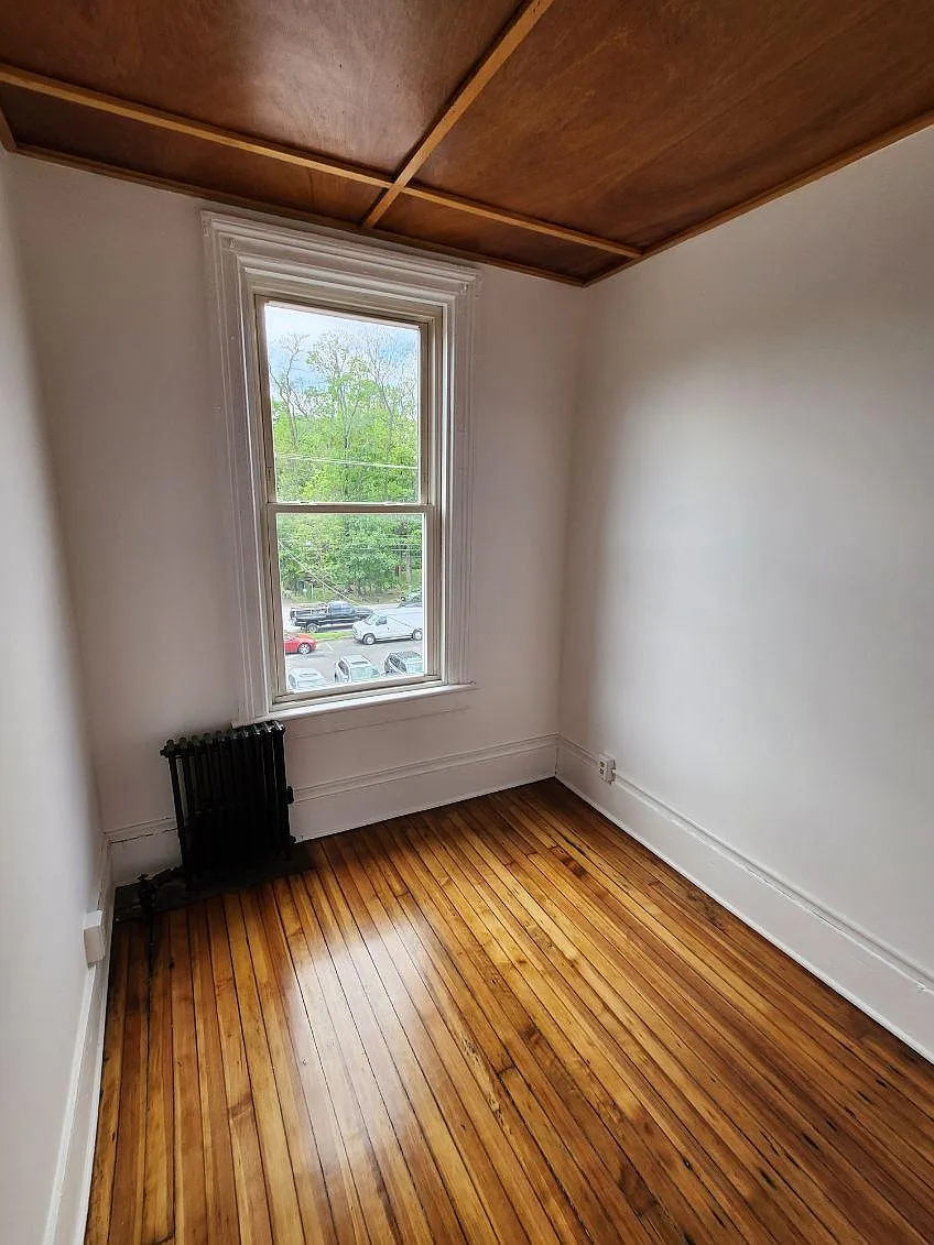 2 bed, 470 sqft, $2,050 — Photo 1