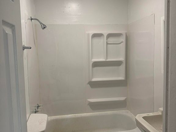 5th image of 2324 25th Ave