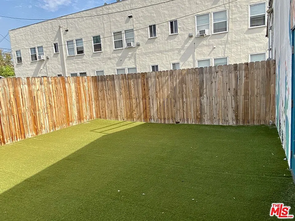 Studio, 1.0 bath, 1650 sqft, $6,500 — Photo 3