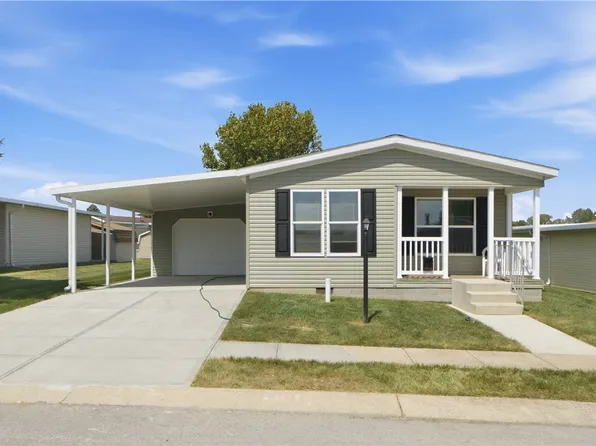 125 S Point Dr, Fairborn, OH 45324