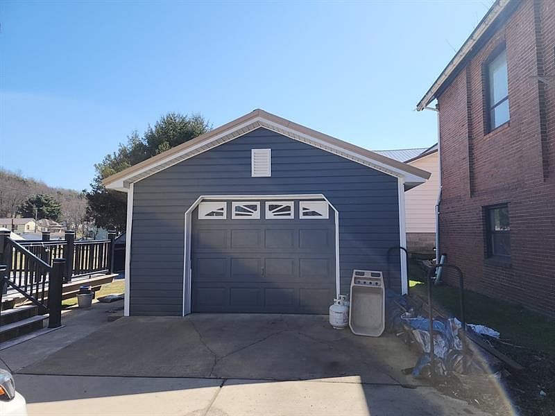 135 1st St, Rossiter, PA 15772 Zillow