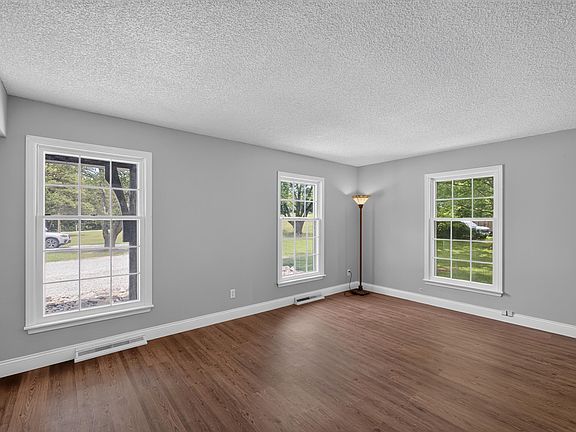 5th image of 10404 W Kings Ln