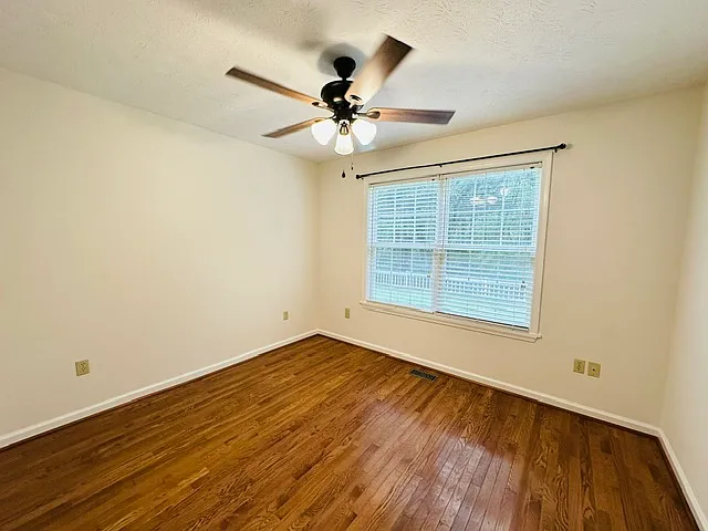 1304 Jollett Rd — Photo 35
