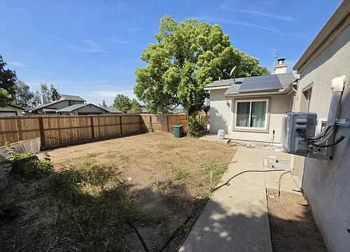 2633 N Selland Ave Photo 1