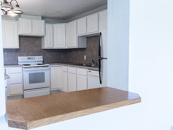 4th image of 639 Alturas Dr N