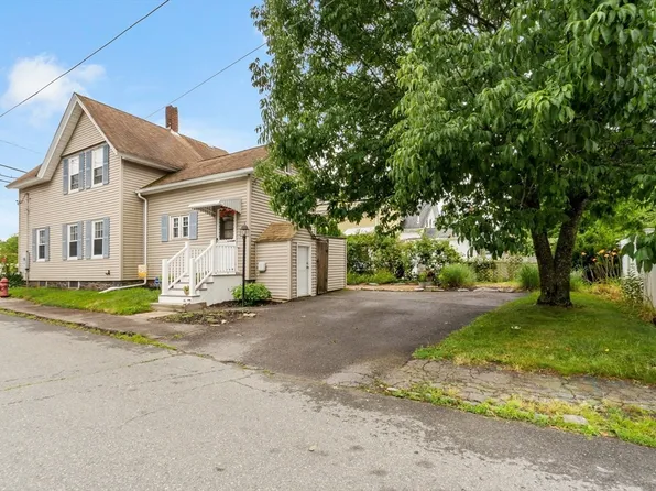 158 School St, Taunton, MA 02780