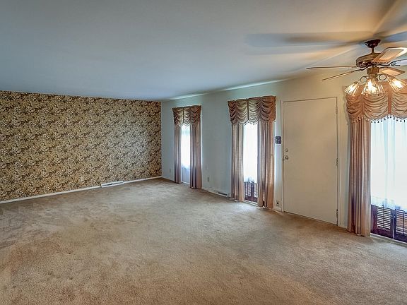 Large Living Room /Dining Room Combo