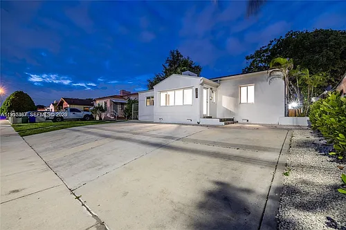 2729 SW 18th St Photo 1