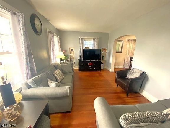 4th image of 9703 Sladden Ave