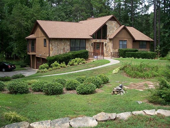 In a neighborhood of new 700k+ homes