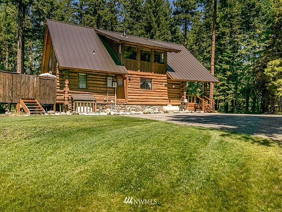 Serene private setting, manicured grounds
