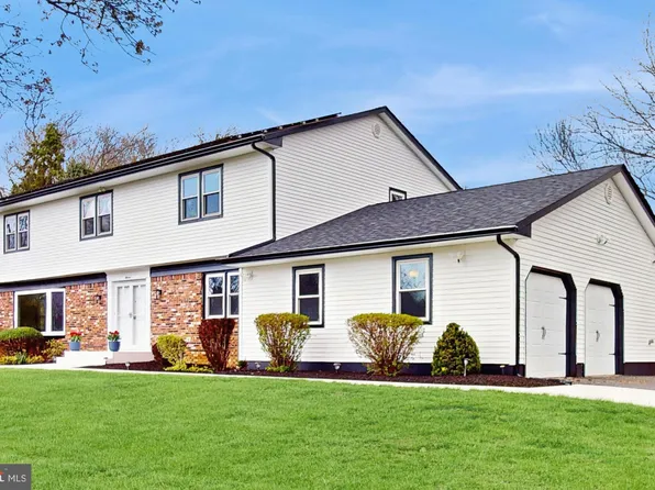 11 Manor Ridge Dr, Princeton Junction, NJ 08550