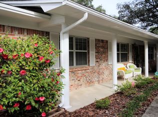 25 Japonica Ln, Shalimar, FL 32579
