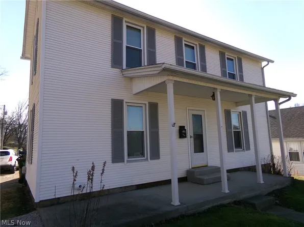 1215 Denman Ave, Coshocton, OH 43812