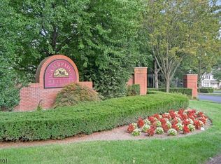 200 Barringer Dr, Nutley, NJ 07110